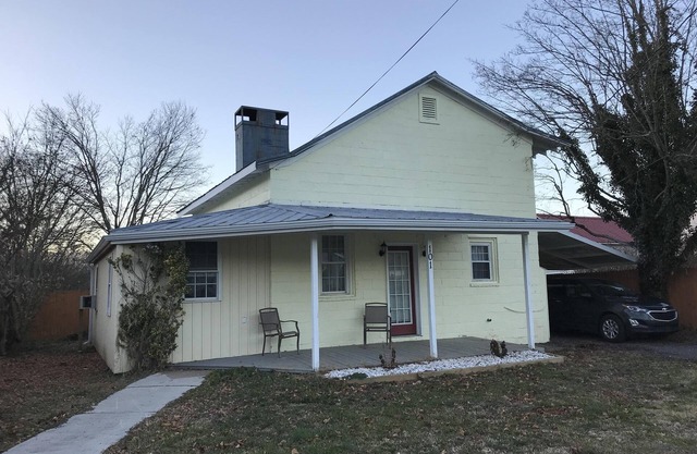 Newly Renovated Country Home Located near Greenbrier River
