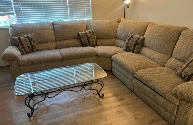 Newly Renovated Downtown Apartment