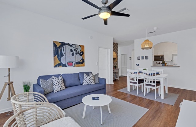 Newly Renovated First Floor 2Bed & 2 Bath, Near Disney