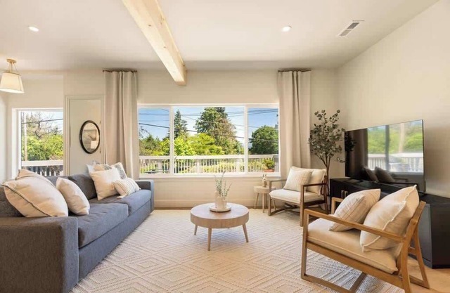 Newly Renovated Home w/Hot Tub And Guest Suite