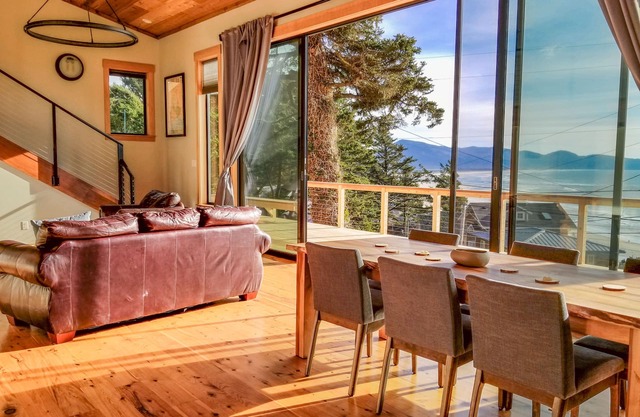 Newly renovated, immaculate ocean view home. Walking distance to the beach!