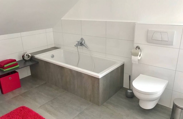 Newly renovated & newly furnished Dachgeschosswohung