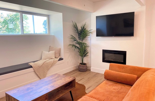 Newly Renovated NW Retreat