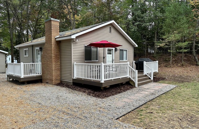 Newly updated 2 bedroom home just minutes to the Lake and ORV Trails!