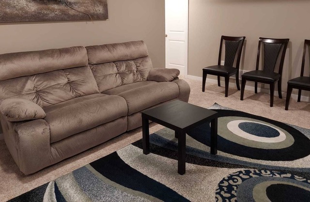 Nice and clean 1 bedroom studio in Walk-in Basement