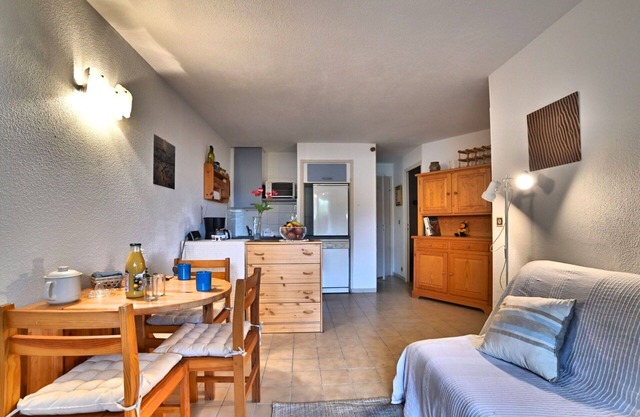 Nice apartment for 4 guests with pool and terrace