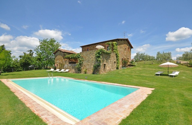 Nice apartment for 6 people with pool, WIFI, terrace, pets allowed, panoramic view and parking