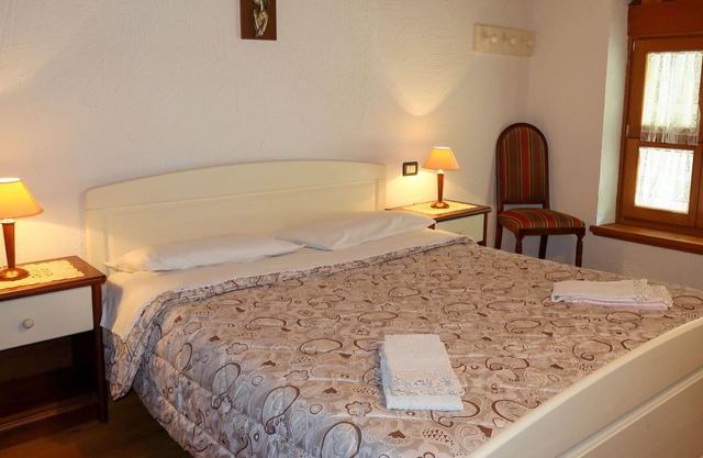 Nice apartment for 4 people with TV, patio, pets allowed and parking