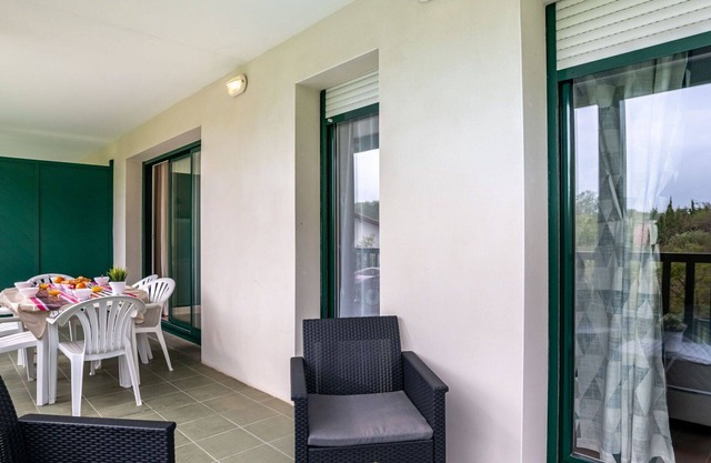 Nice apartment for 6 guests with WIFI, pool, TV and terrace