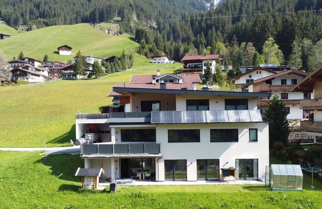 Nice apartment for 4 guests with WIFI, TV, terrace and parking