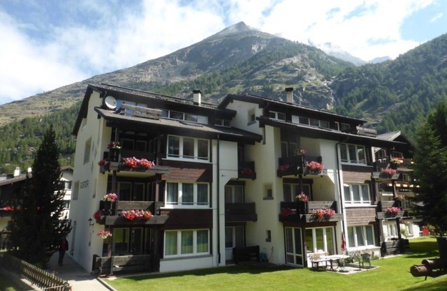 Nice apartment for 4 guests with WIFI, TV, balcony and parking