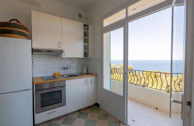 Nice apartment for 4 people with WIFI, A/C, TV and terrace