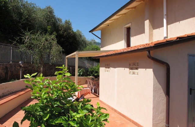 Nice apartment for 10 people with WIFI, TV, terrace and parking