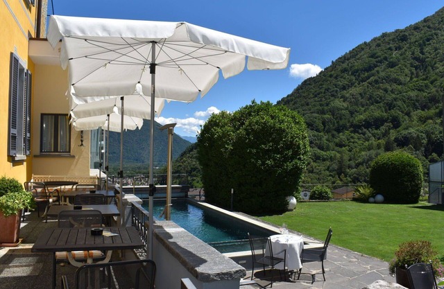 Nice apartment for 2 guests with WIFI, pool, TV, patio, pets allowed and panoramic view