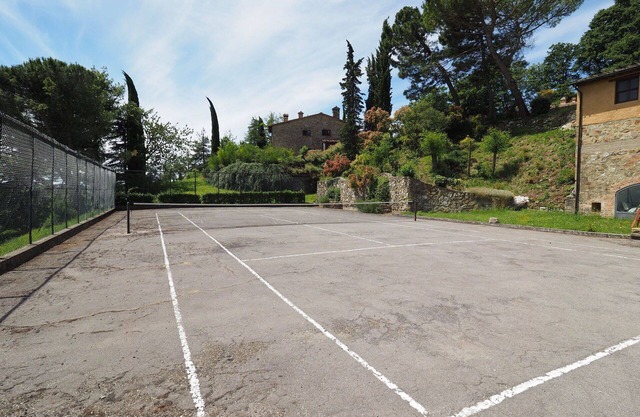Nice apartment for 2 guests with WIFI, pool, close to San Gimignano