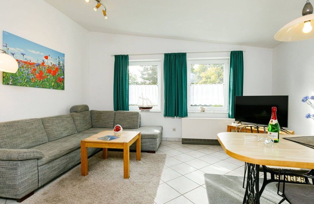 Nice apartment for 2 people with TV, patio and pets allowed
