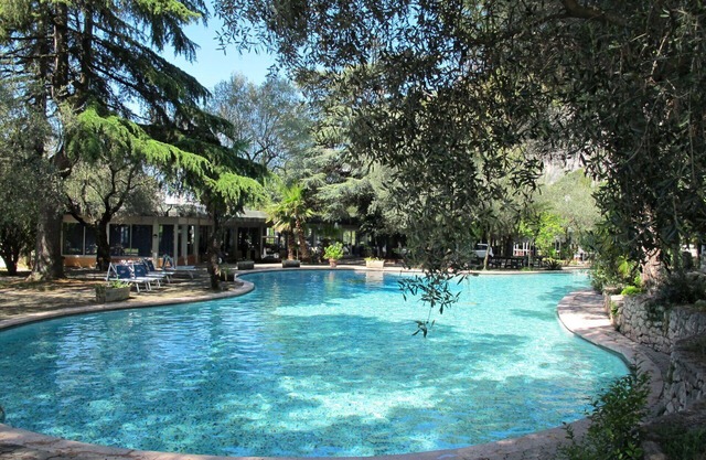 Nice apartment for 4 guests with A/C, pool, WIFI, TV, patio and parking