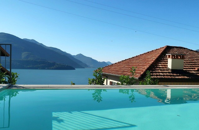 Nice apartment for 4 people with A/C, WIFI, pool, TV, balcony and pets allowed