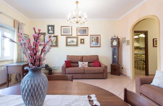 Nice apartment for 6 guests with A/C, WIFI, TV and balcony