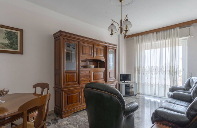 Nice apartment for 5 guests with WIFI, TV, balcony, pets allowed and parking