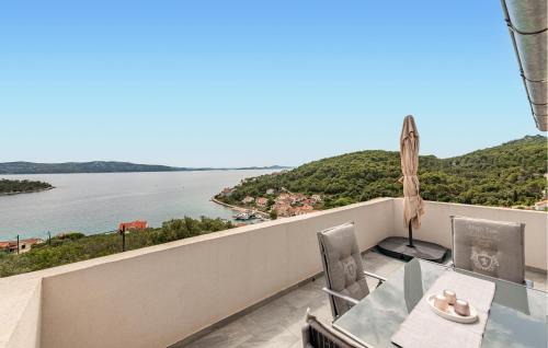 Nice Apartment In Veli Iz