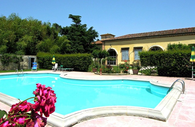 Nice apartment in villa for 6 guests with WIFI, pool, TV, panoramic view and parking