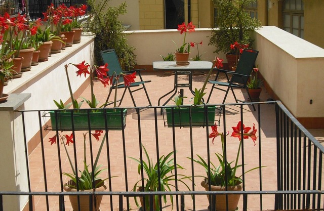 Nice apartment with a large terrace behind Piazza del Plebiscito