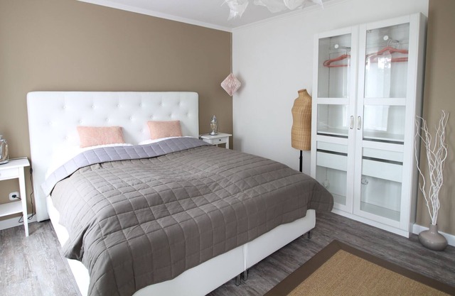 Nice Apartment With Garden - Idyllic & City Close