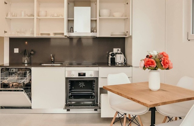 Nice Brand New Apartment 🎖 Cecilia Residence apt. N.6
