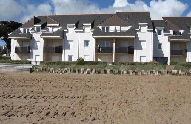 Nice flat. 2 rooms, 2 adults 2 children, 20 meters from the beach, balcony, park