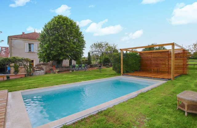 Nice home in Briennon