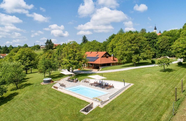 Nice home in Glina with sauna