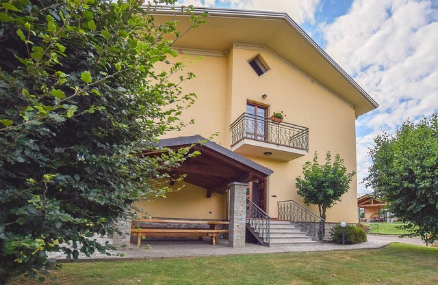 Nice home in Gozzano with WiFi