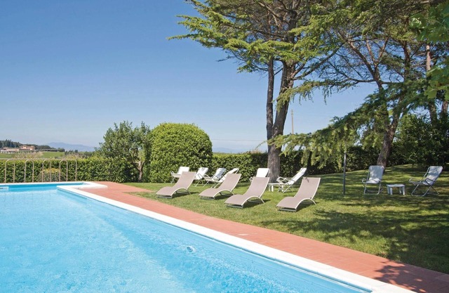 Nice home in Tavarnelle V.P. FI