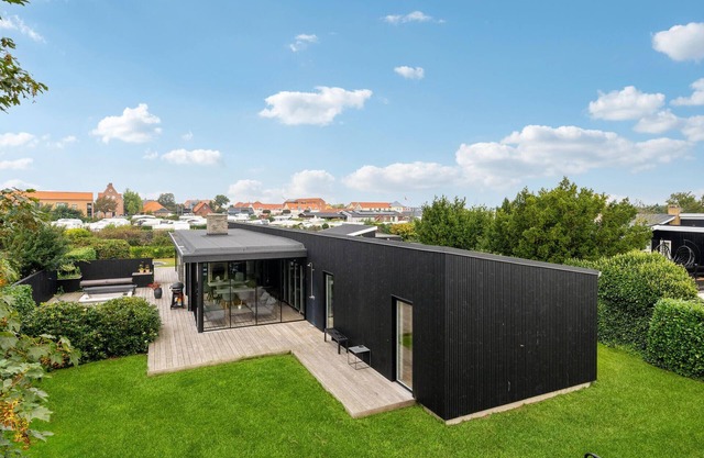 Nice home in Juelsminde with kitchen