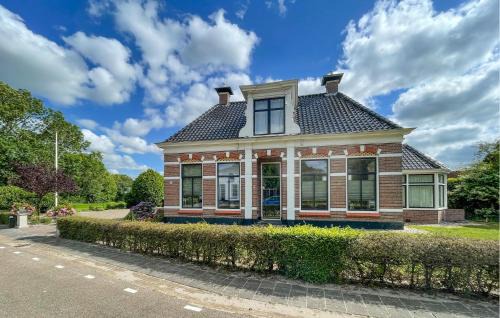 Nice Home In Oudeschoot With Wifi
