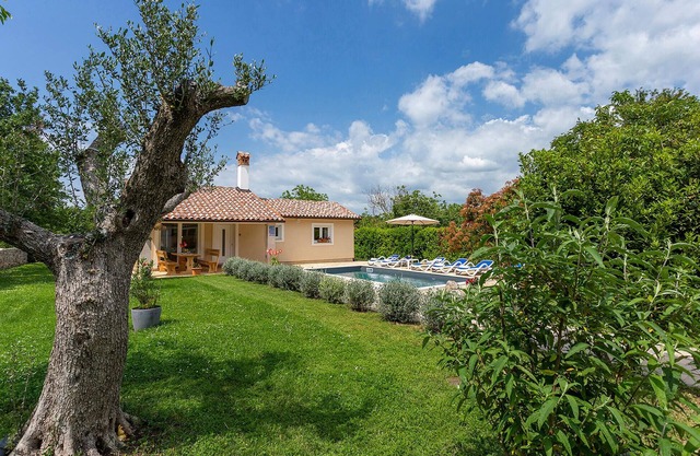 Nice home in Svetvincenat
