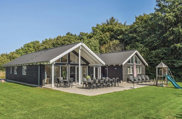 Nice home in Tranekær with kitchen