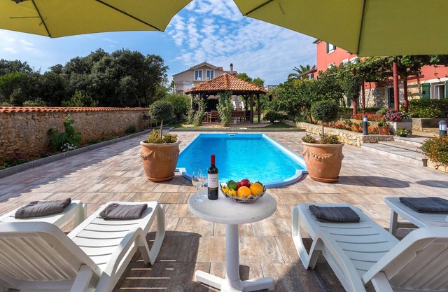 Nice home in Ugljan with WiFi