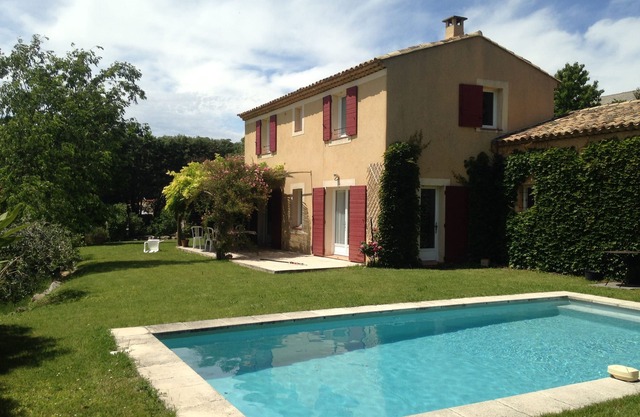 Nice house with pool very close from Aix-en-Provence