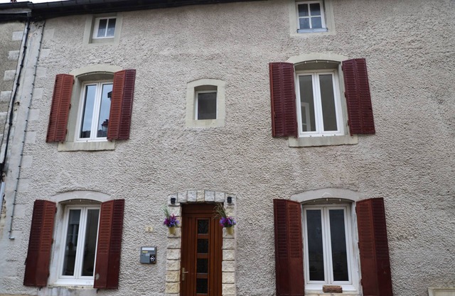 NICE LITTLE HOUSE listed village with castle ruins and beautiful church