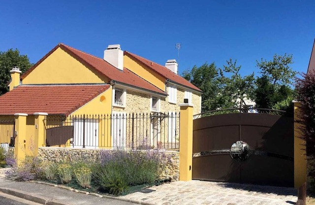 Nice renovated studio between Paris and Disneyland