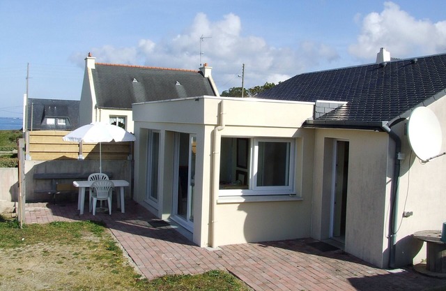 Nice studio 4 people facing the sea of Iroise