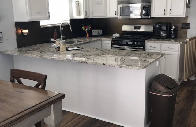 Nice Townhome not far from USU!!! Great green space!