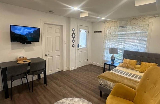 Nimo Homestay , New Entire Studio Apartment Guelph