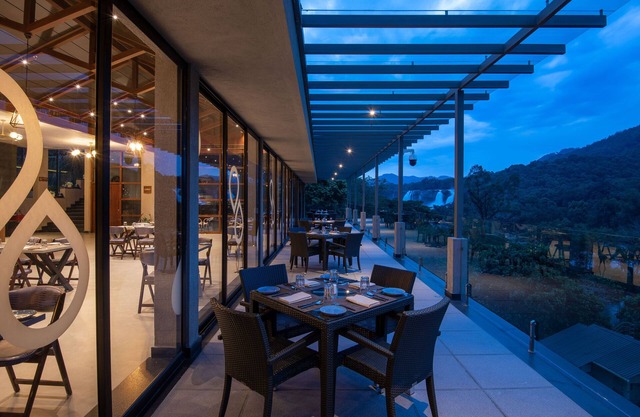 Niraamaya Retreats Samroha Athirappilly