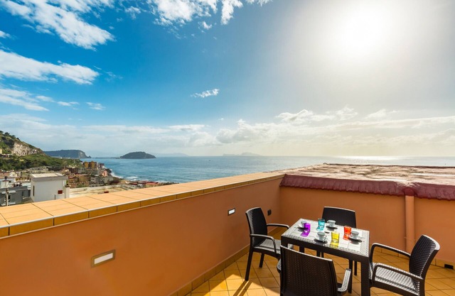 Nisida view Apartment by Wonderful Italy