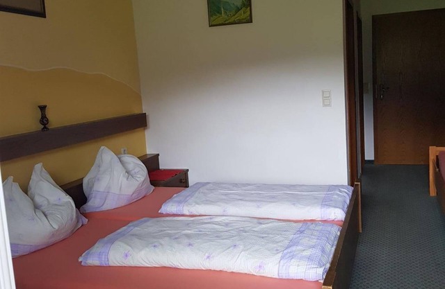 No. 3 double room with balcony, shower and WC - Privatpension Hedi
