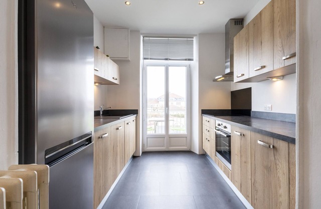 Noa : 2 bedroom flat in the city centre of Vittel (Balcony and free parking)