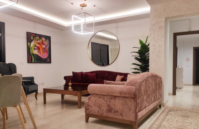 Noble Family Haven: Villa Regale